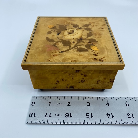 Beautiful Italian Burl Wood Floral Inlay House Of Goebel Strangers In The Night - Picture 16 of 16